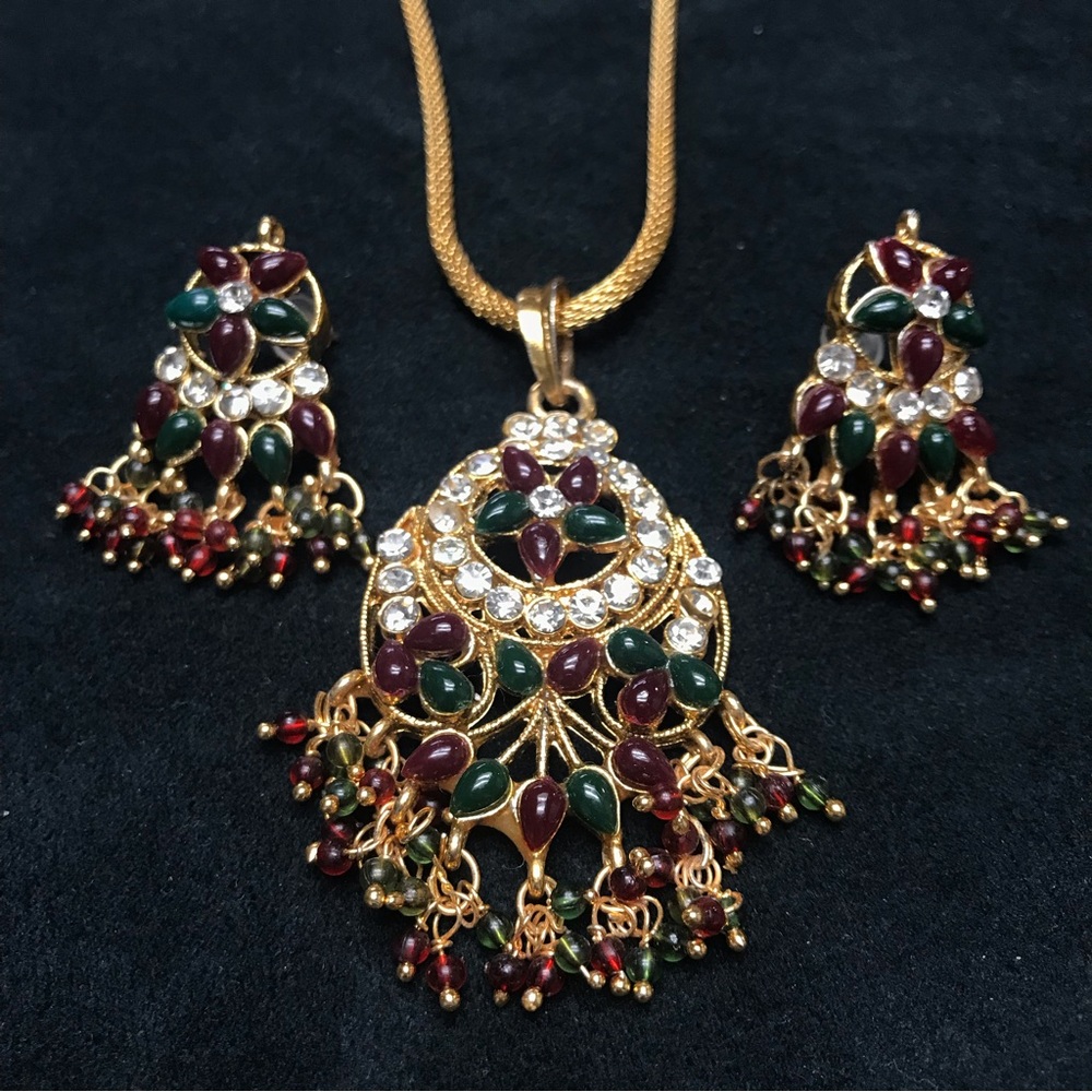 Necklace Earring Set Cocktail Red Green Christmas Chandelier Dangle Drop